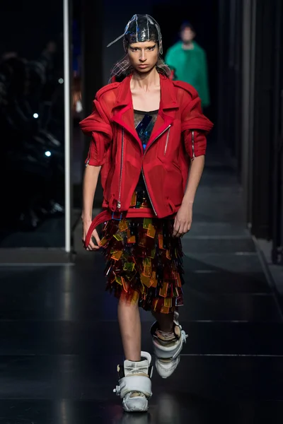 Look 13